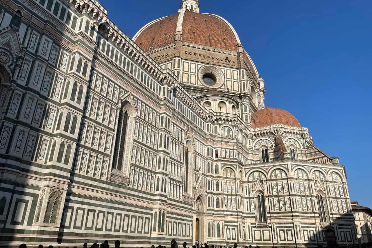 exterior of the duomo in florence italy