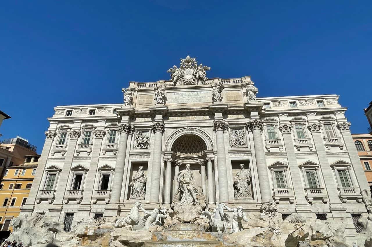 trevi fountain in rome italy