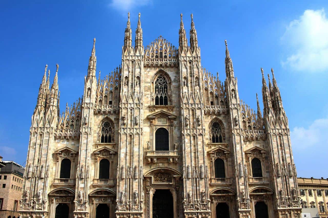 exterior of duomo de milano