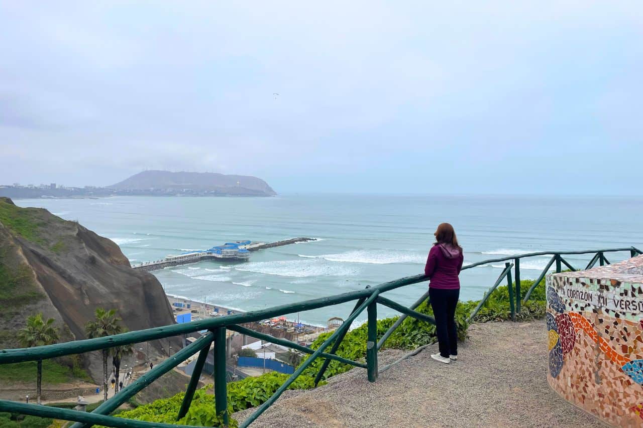 A scenic view of the Pacific Ocean from the Miraflores cliffs