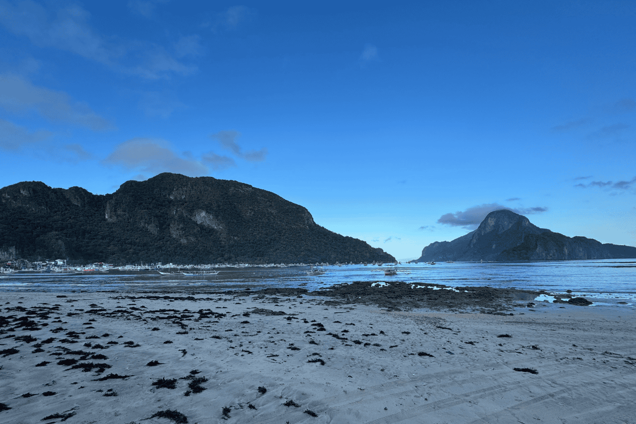 Low tide at the beaches at El Nido