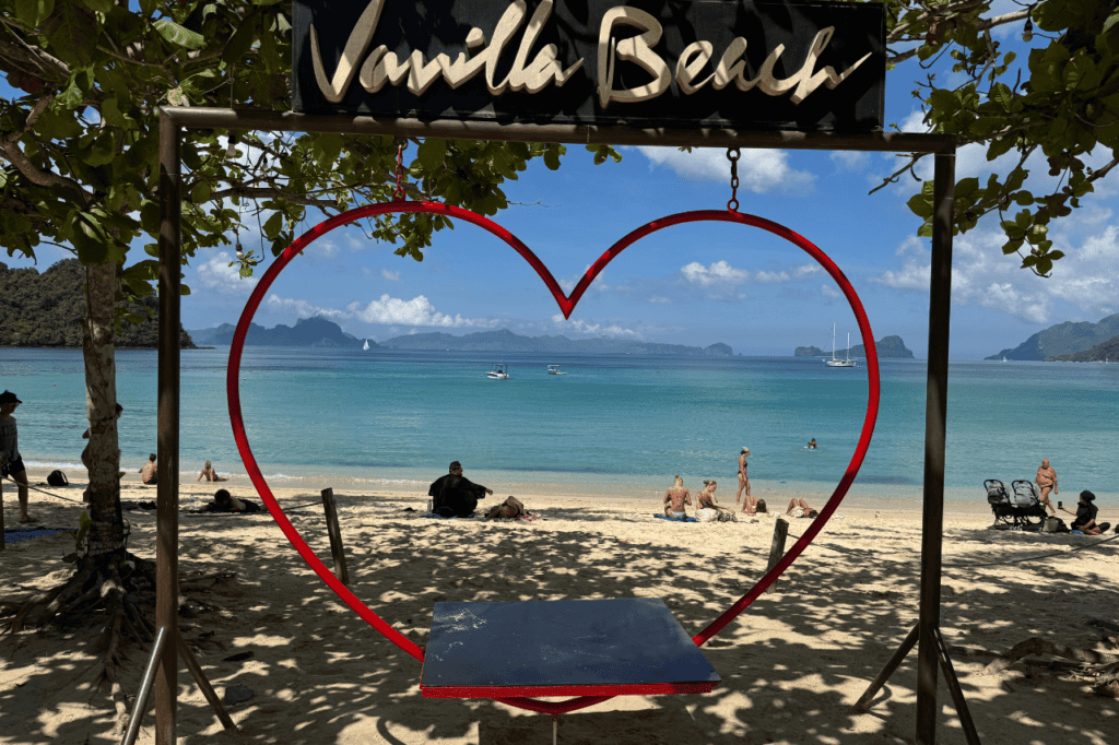 Red heart and sign for Vanilla Beach