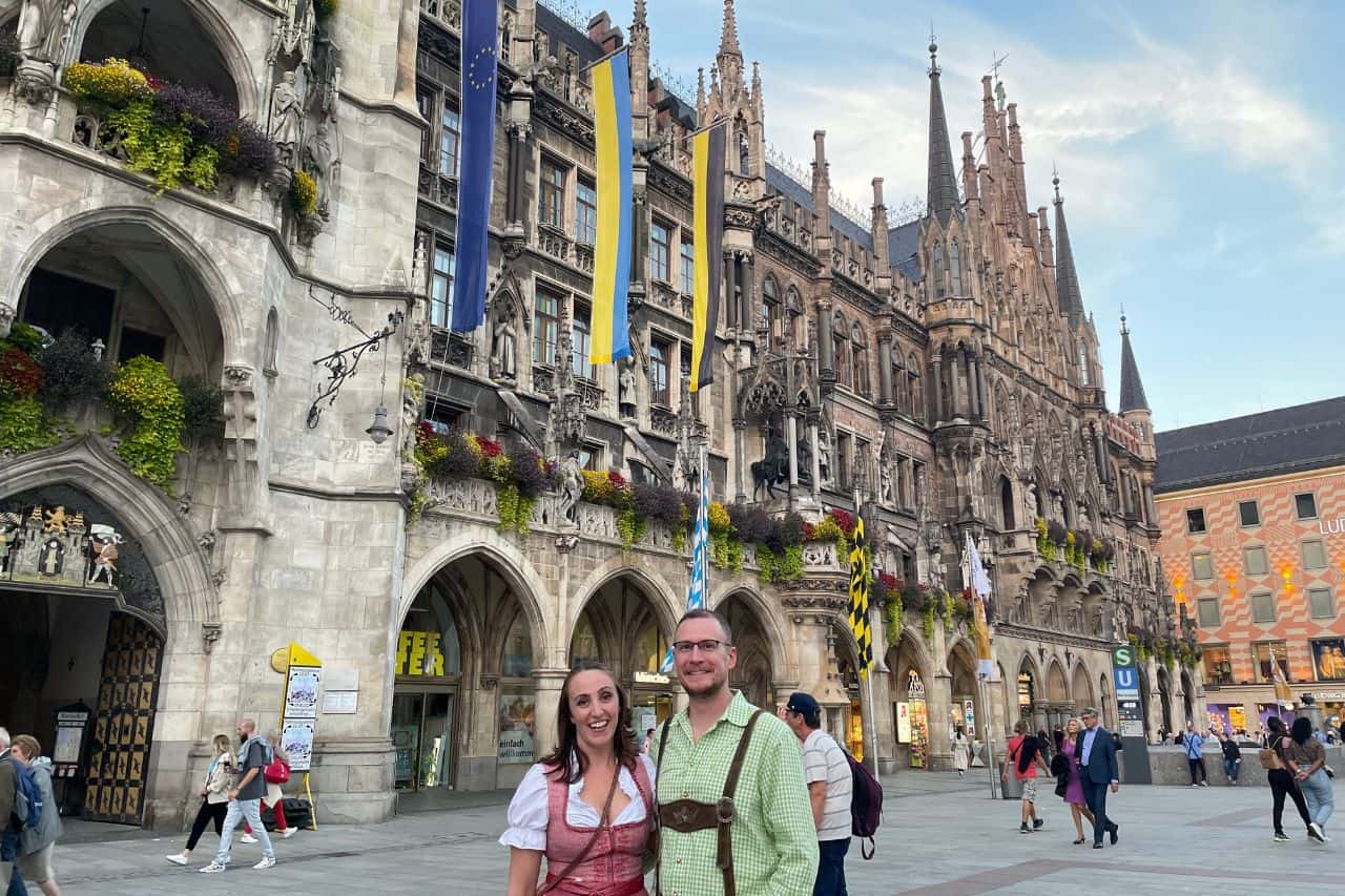 Man and woman standing in Munich’s Marienplatz city center